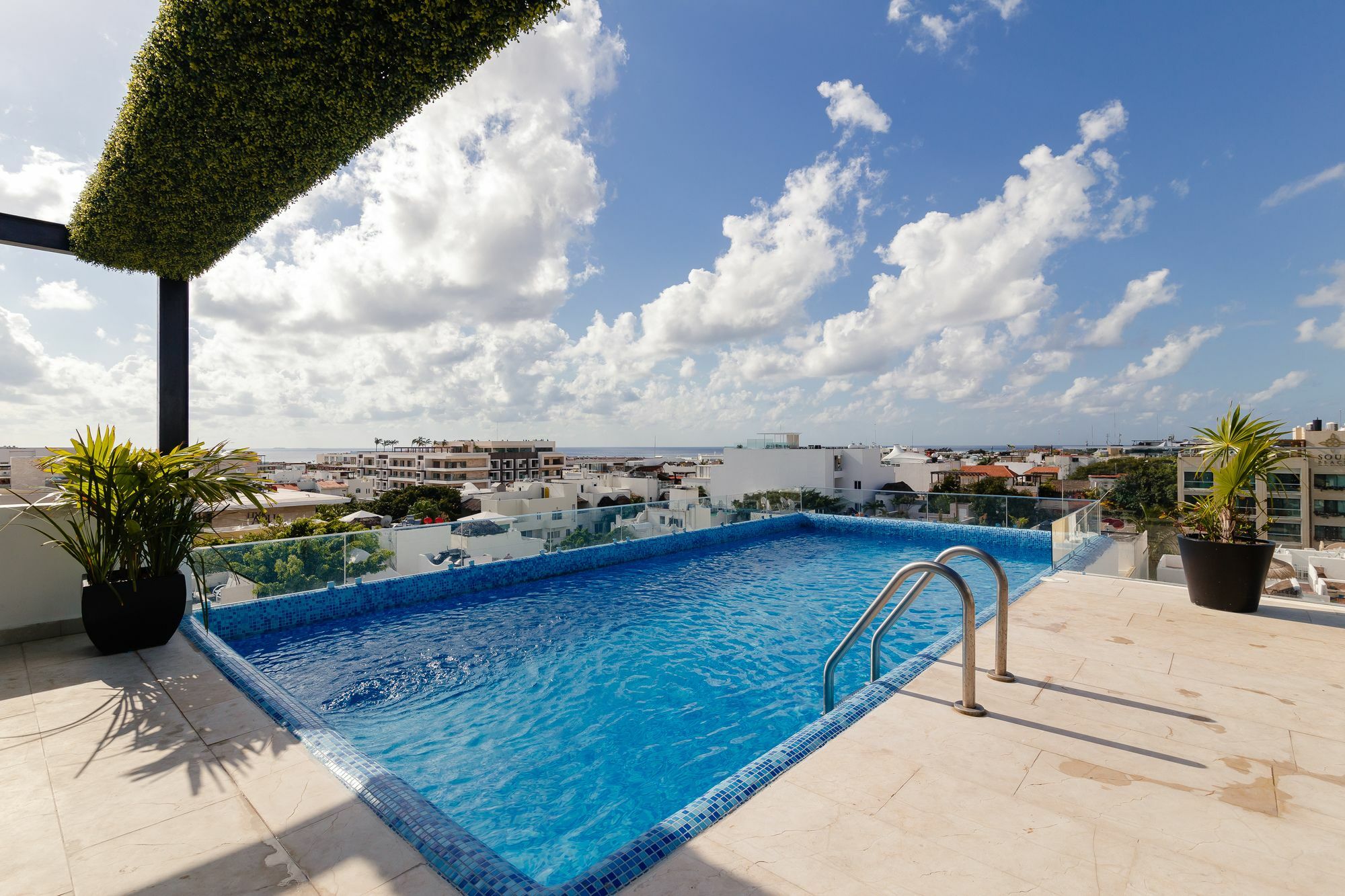 Menesse 32 * Playa del Carmen